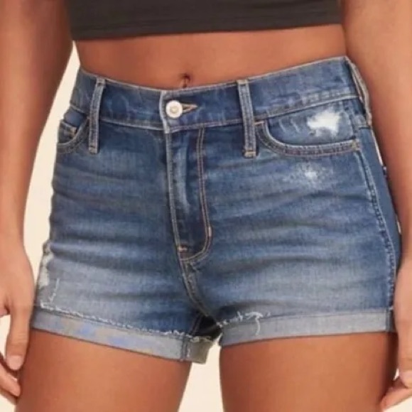 Hollister High-Rise Ripped Med Wash Denim Shortie Shorts
28/7 - Picture 1 of 2